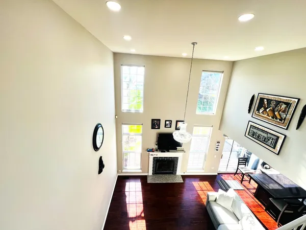 $405,000 | 106 Pembroke Circle, Unit 106, Lake Bluff, IL 60044