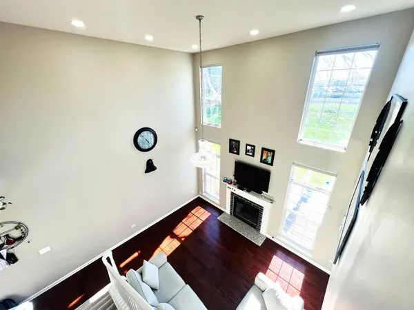 $405,000 | 106 Pembroke Circle, Unit 106, Lake Bluff, IL 60044