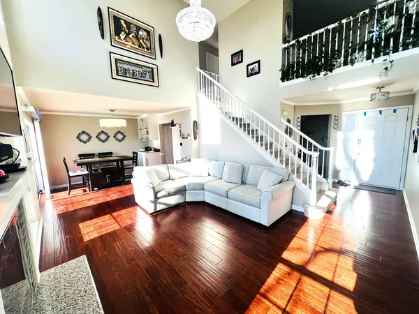 $405,000 | 106 Pembroke Circle, Unit 106, Lake Bluff, IL 60044