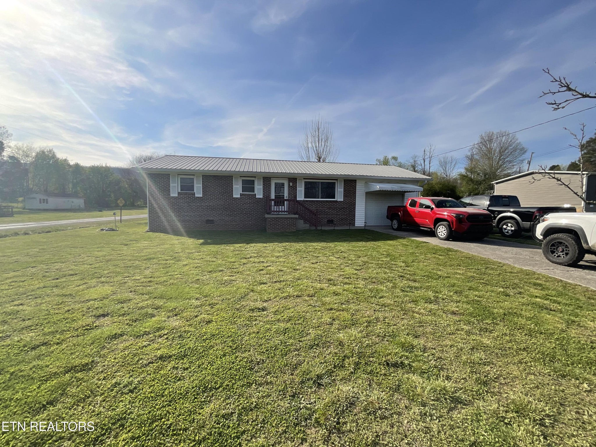1084 Cemetery Road Spring City, TN 37381 - Photo 1 of 22 Gallery Image 1