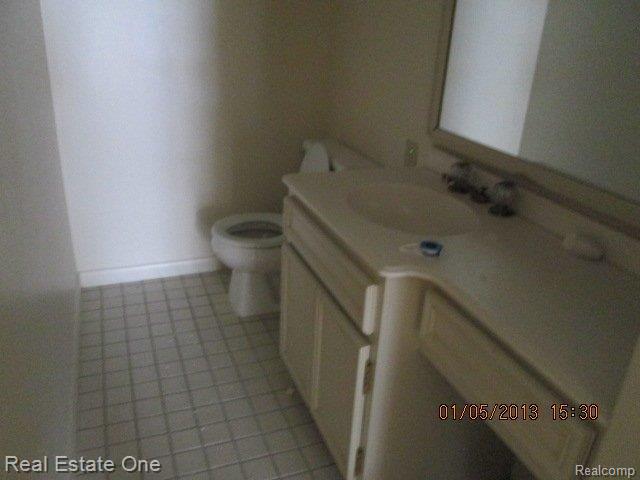 601 Ridgemont Avenue Dearborn, MI 48124 - Photo 13 of 13 Lav.JPG