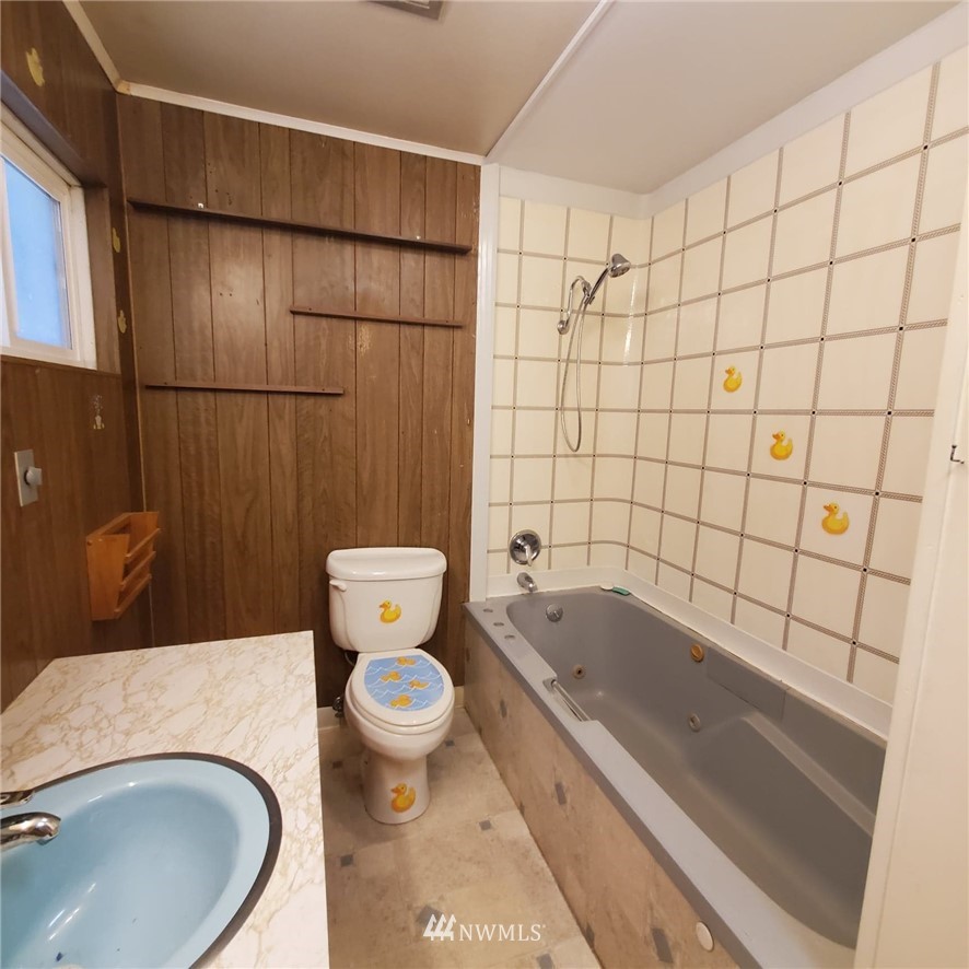 12617 Southeast 96th Place Renton, WA 98056 - Photo 20 of 34