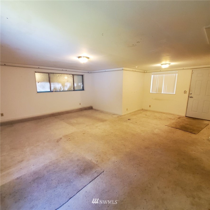 12617 Southeast 96th Place Renton, WA 98056 - Photo 26 of 34