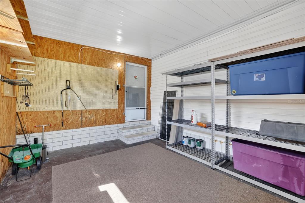 3024 Manatee Road Tavares, FL 32778 - Photo 25 of 39 a room with furniture