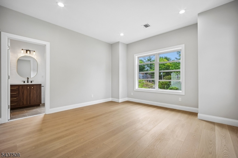 5 Briar Cliff Road Livingston, NJ 07039 - Photo 27 of 49 Gallery Image 27