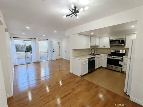 $750,000 | 108 West Maple Street, Unit 7, Glendale, CA 91204