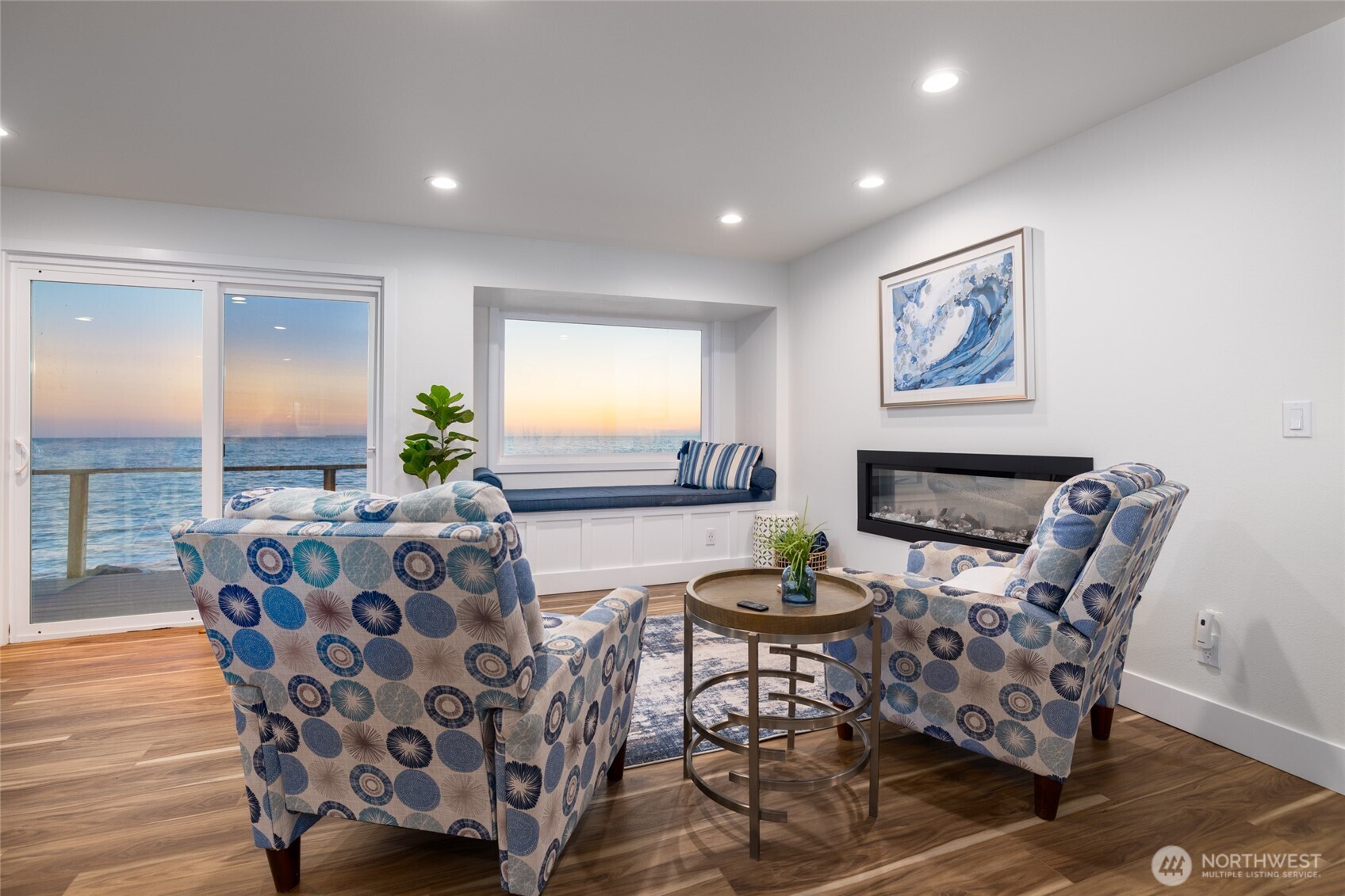 2575 West Beach Road Oak Harbor, WA 98277 - Photo 20 of 40 a living room with furniture and painting on the wall
