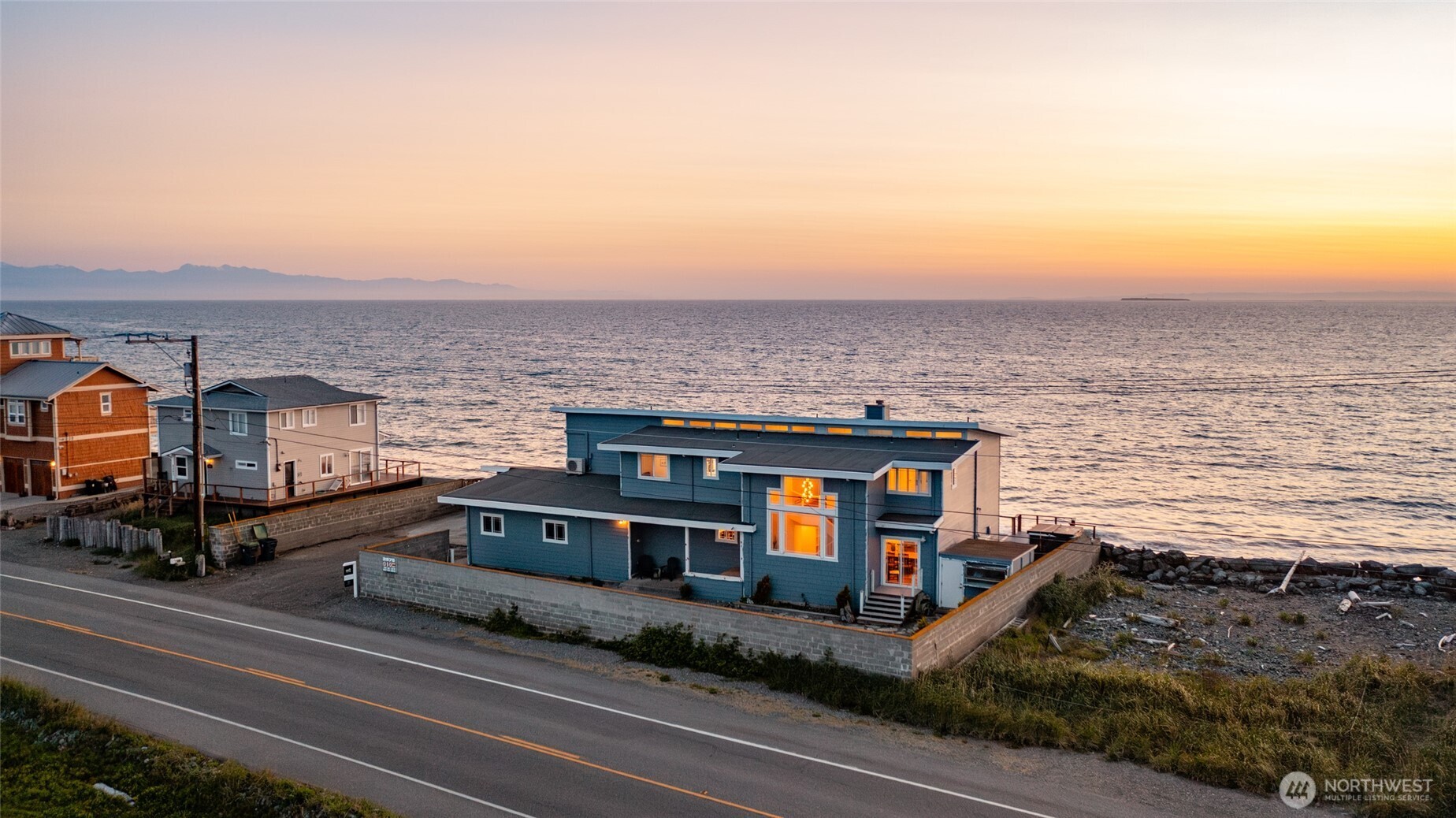 2575 West Beach Road Oak Harbor, WA 98277 - Photo 3 of 40 a view of a terrace with sitting area