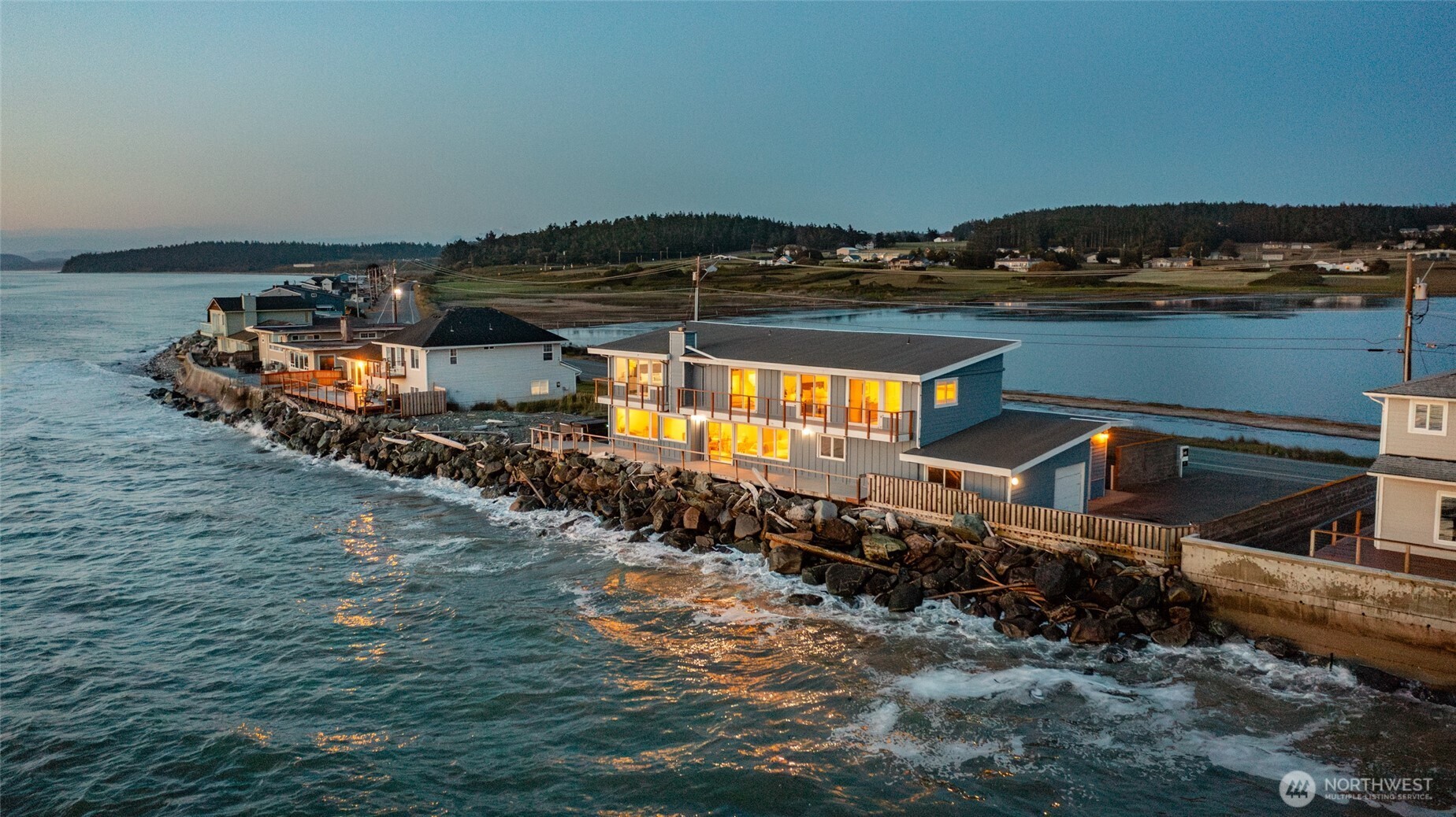 2575 West Beach Road Oak Harbor, WA 98277 - Photo 4 of 40