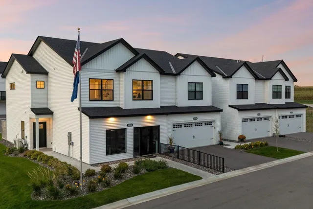 $433,531 | 10268 Birchwood Circle, Victoria, MN 55318