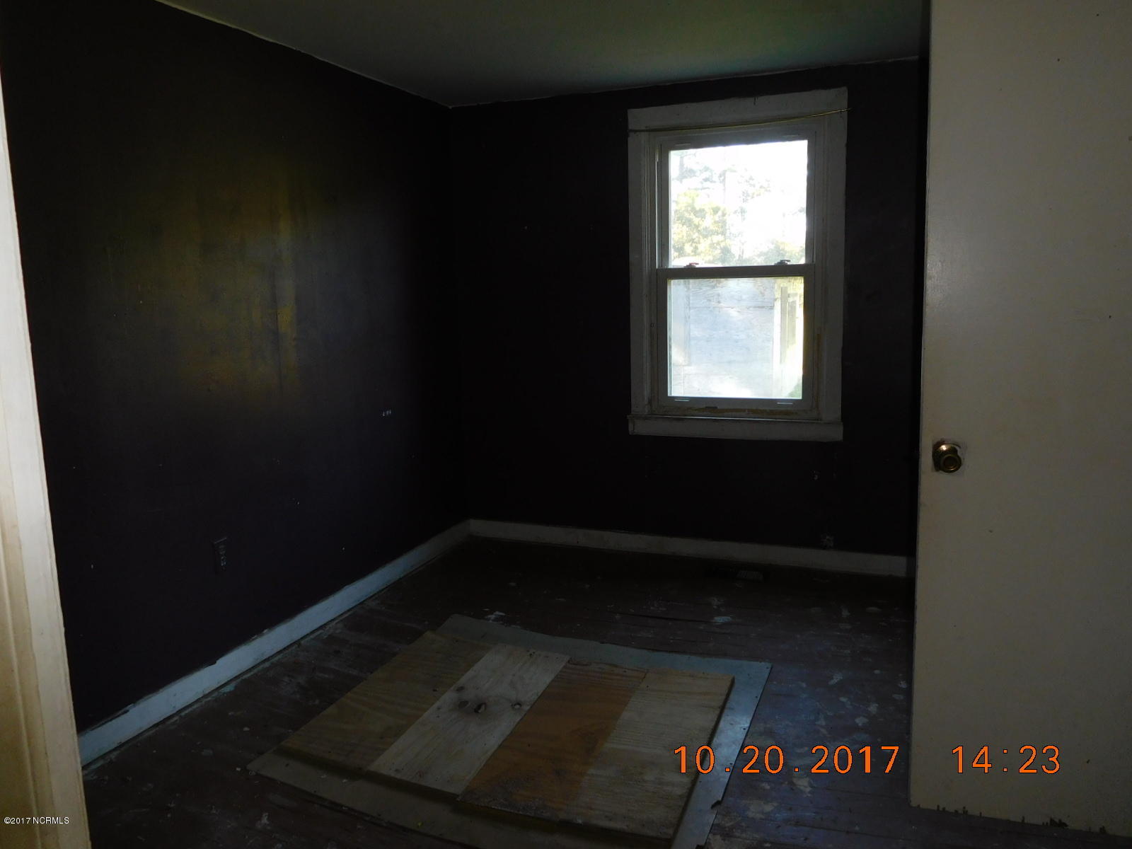 560 Five Mile Road Richlands, NC 28574 - Photo 10 of 14 DSCN5468