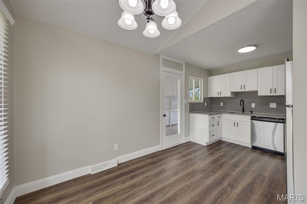 229 Orchard Avenue Ballwin, MO 63021 - Photo 11 of 33