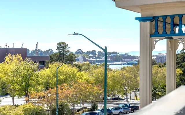 $770,000 | 330 Capitol Street, Vallejo, CA 94590