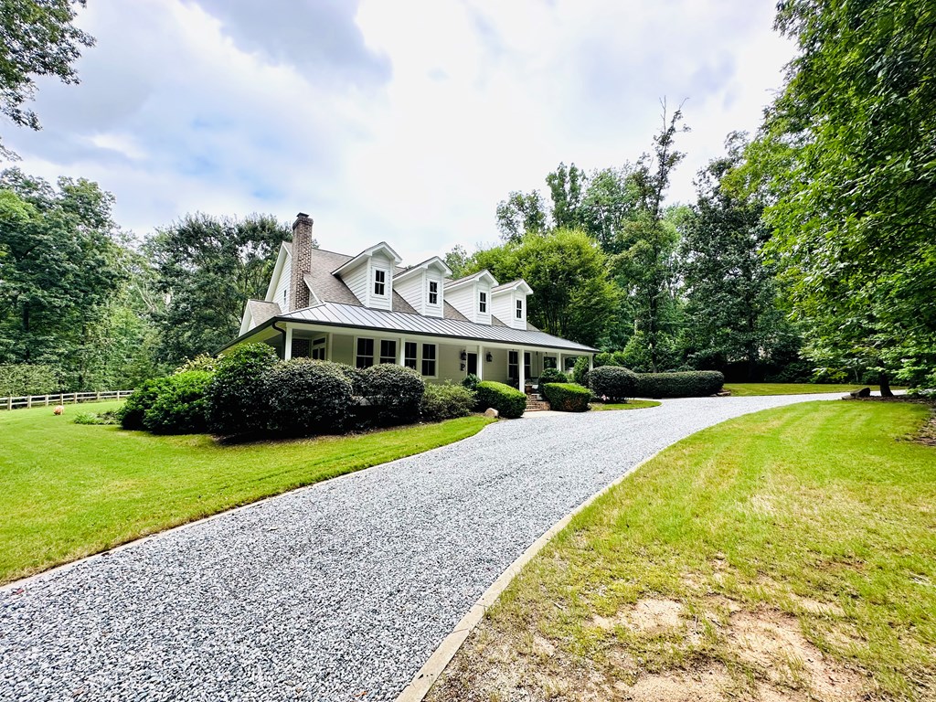 403 Gary Road Hodges, SC 29653 - Photo 4 of 91