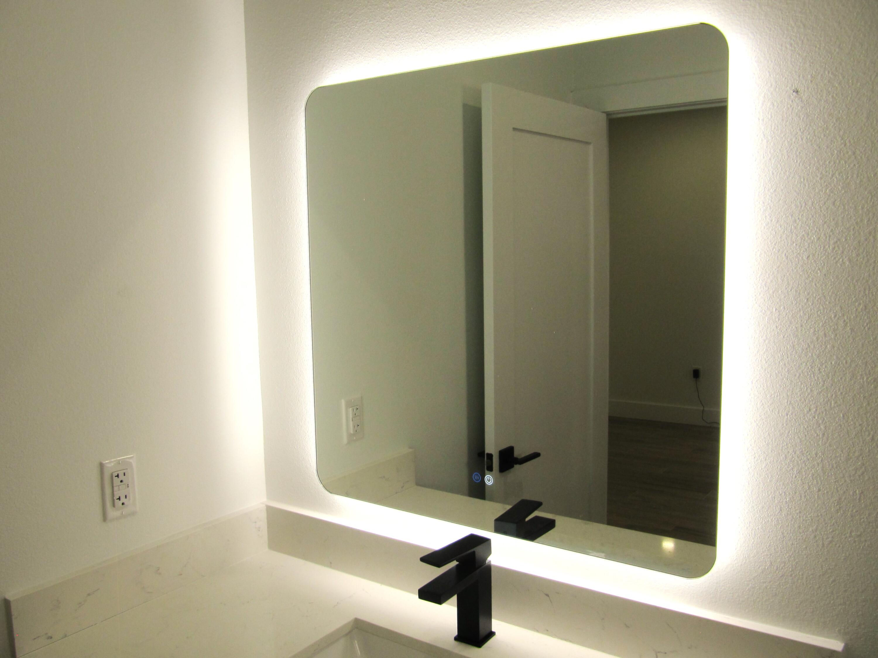 16 Tina Place Key Largo, FL 33037 - Photo 11 of 19 a bathroom with a bathtub