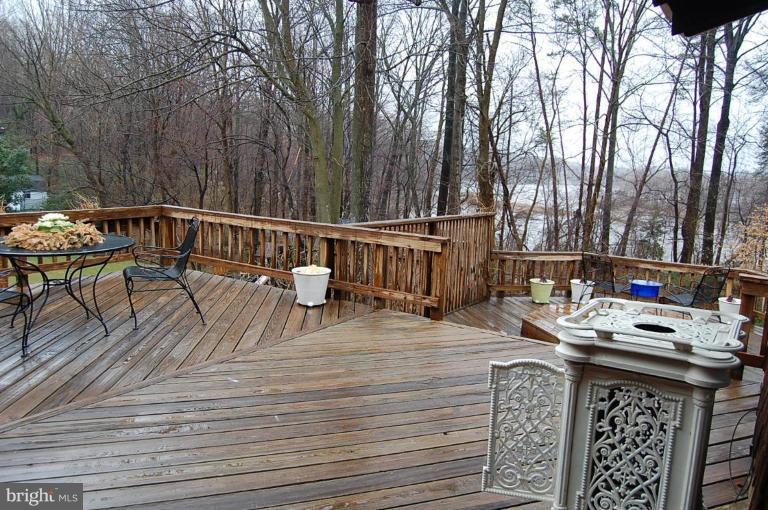 5622 Inverchapel Road Springfield, VA 22151 - Photo 7 of 22 Deck