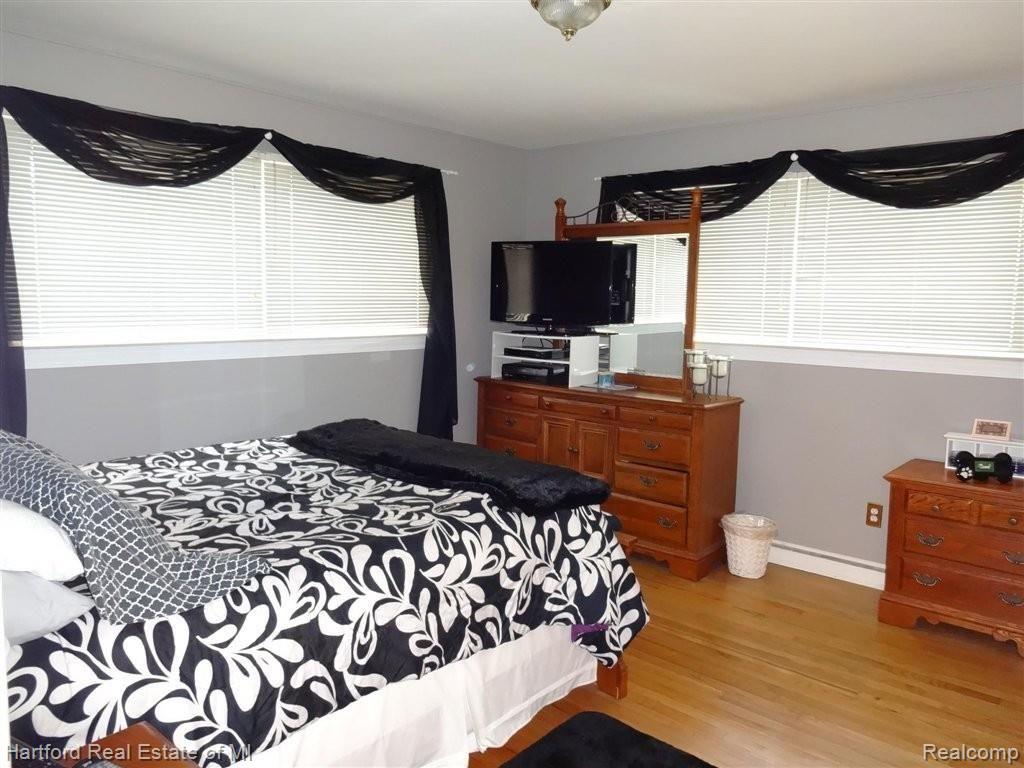 36111 West Lyman Road Farmington, MI 48331 - Photo 16 of 22 DSC00213.JPG