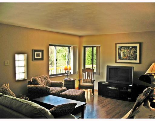 204 Seavey Road Pittsburgh, PA 15209 - Photo 3 of 14 Living Room.