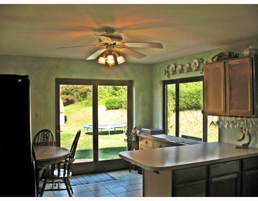 204 Seavey Road Pittsburgh, PA 15209 - Photo 7 of 14 Kitchen.