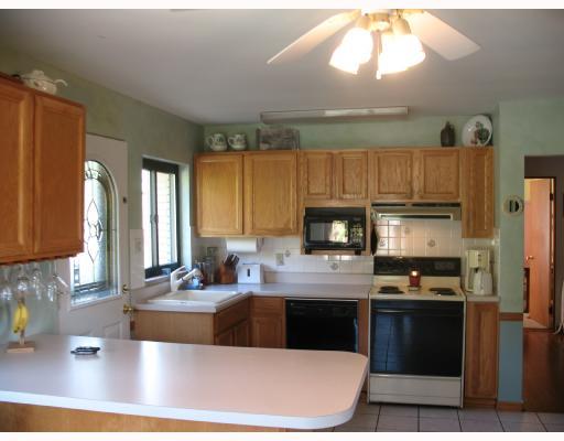 204 Seavey Road Pittsburgh, PA 15209 - Photo 8 of 14 Kitchen.