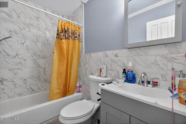 $325,000 | 118 Linden Street, Schenectady, NY 12304