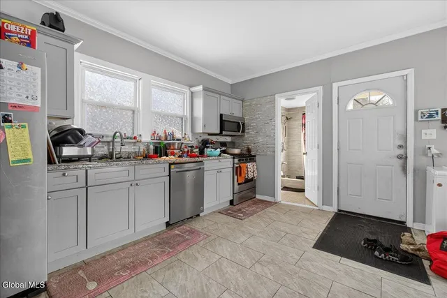 $325,000 | 118 Linden Street, Schenectady, NY 12304