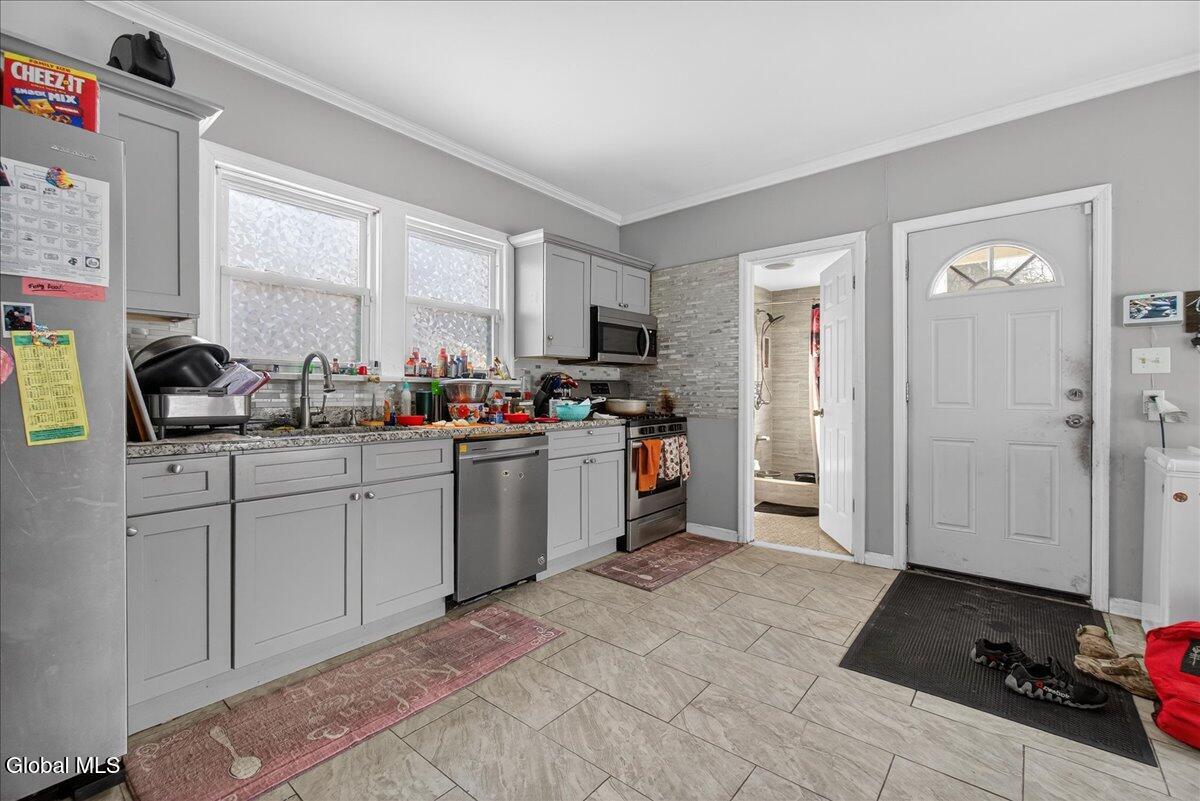 118 Linden Street Schenectady, NY 12304 - Photo 14 of 31 26-118 Linden St-26