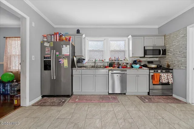 $325,000 | 118 Linden Street, Schenectady, NY 12304