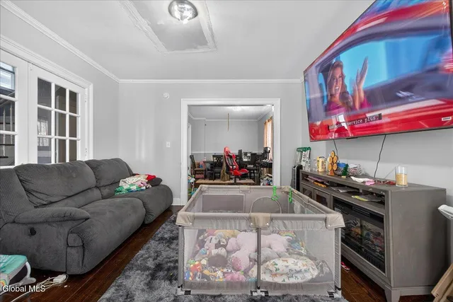 $325,000 | 118 Linden Street, Schenectady, NY 12304