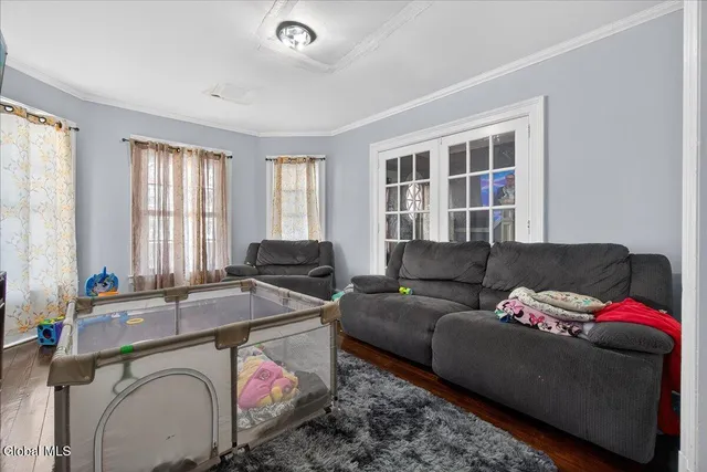 $325,000 | 118 Linden Street, Schenectady, NY 12304