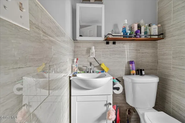 $325,000 | 118 Linden Street, Schenectady, NY 12304