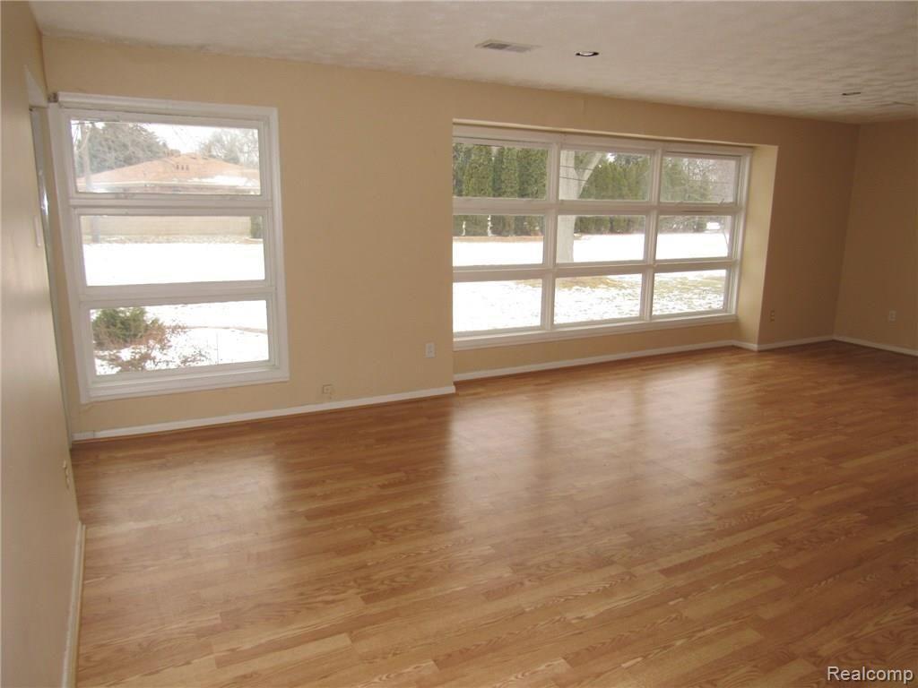 28201 Bell Road Southfield, MI 48034 - Photo 13 of 38 28201 BELL SOUTHFIELD (91).JPG