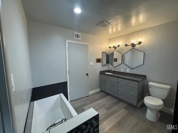 $399,900 | Undisclosed Address, Taft, CA 93268