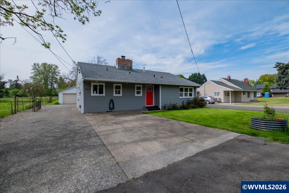 32973 Tennessee Road Southeast Lebanon, OR 97355 - Photo 3 of 49 Gallery Image 3