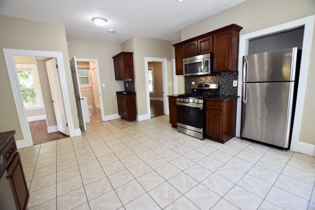 198 Reed Street, Unit 1 Rockland, MA 02370 - Photo 16 of 29