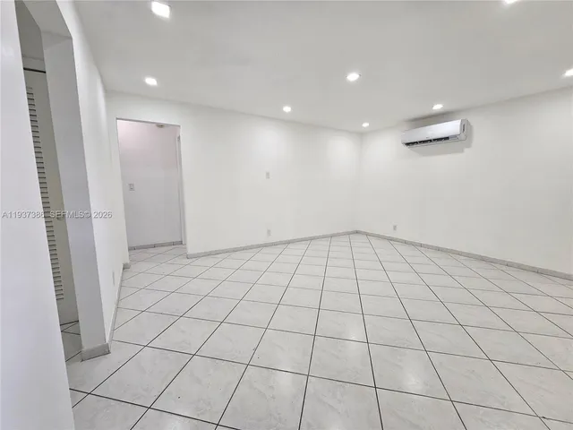 $1,900 | 5401 Hollywood Boulevard, Unit 6, Hollywood, FL 33021