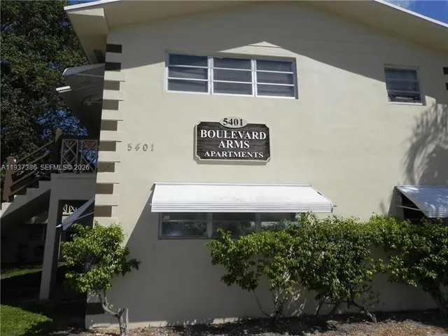 $2,200 | 5401 Hollywood Boulevard, Unit 6, Hollywood, FL 33021