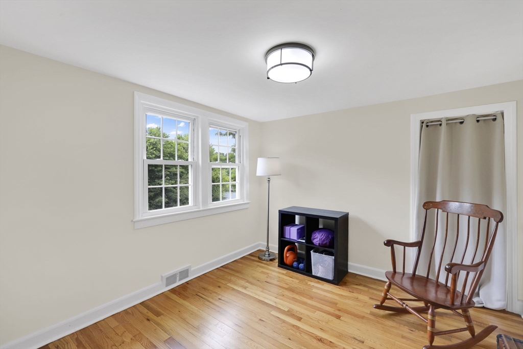 378 Roosevelt Avenue Springfield, MA 01118 - Photo 18 of 37