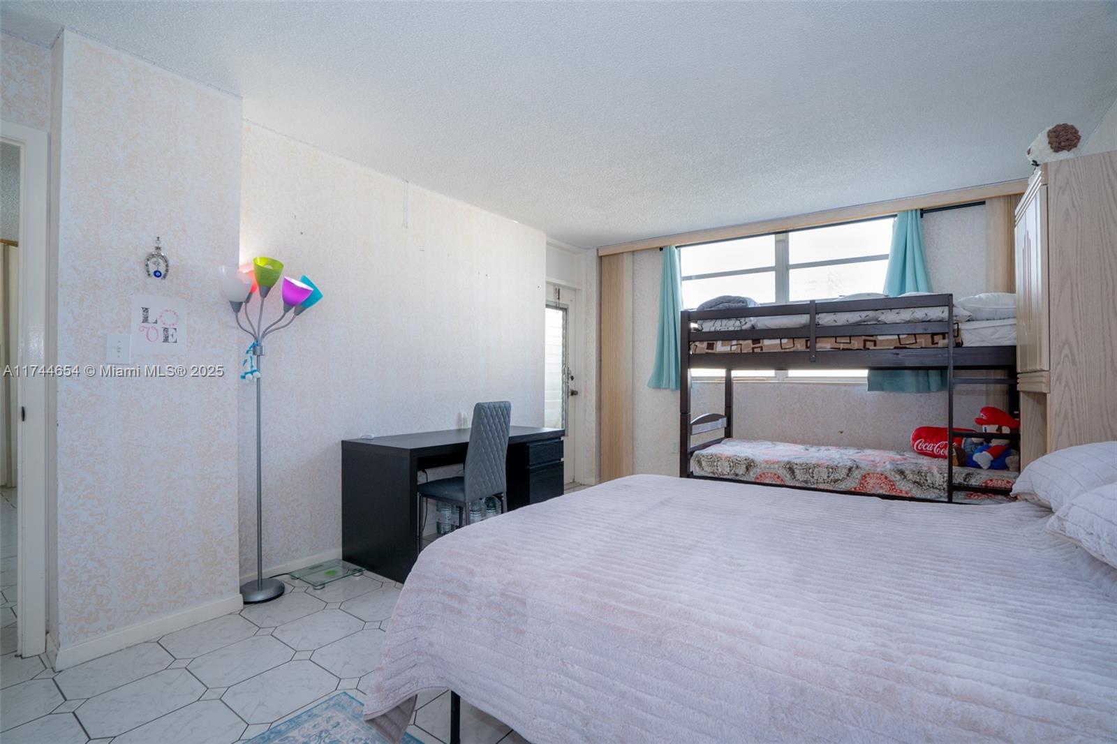 1833 South Ocean Drive, Unit 1103 Hallandale Beach, FL 33009 - Photo 11 of 18