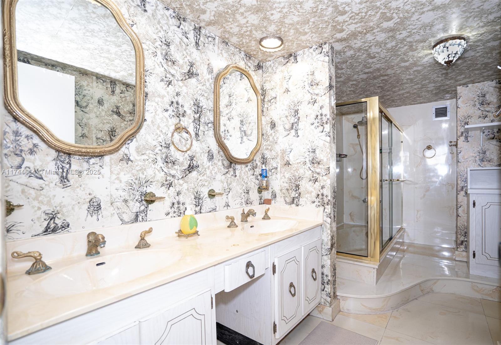 1833 South Ocean Drive, Unit 1103 Hallandale Beach, FL 33009 - Photo 13 of 18