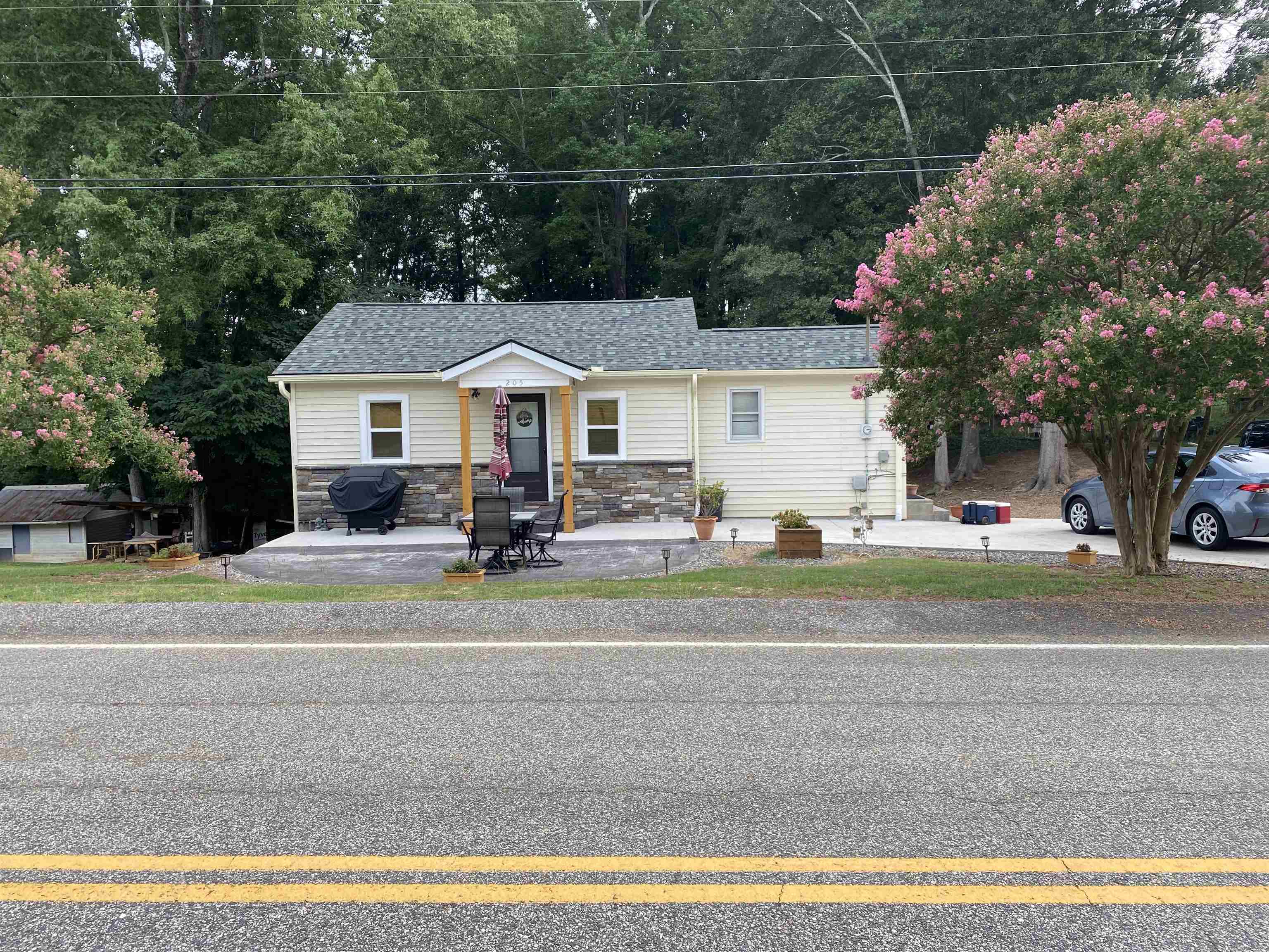 205 Sloan Road Woodruff, SC 29388 - Photo 1 of 13 Gallery Image 1
