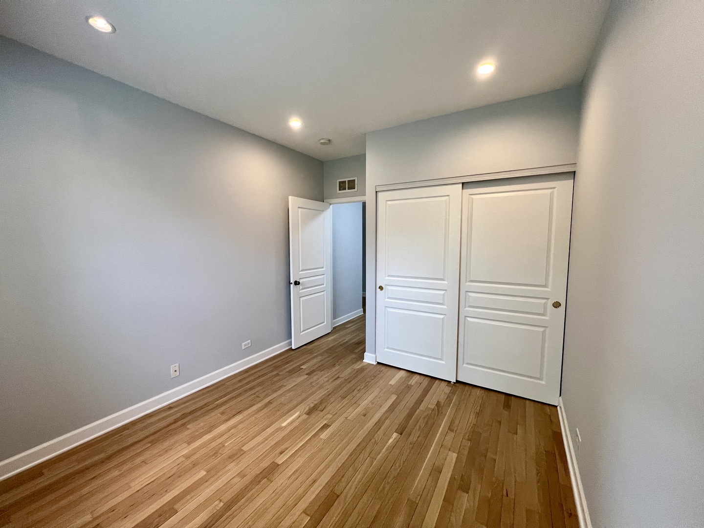 473 Metropolitan Street, Unit 473 Aurora, IL 60502 - Photo 6 of 8 a view of an empty room