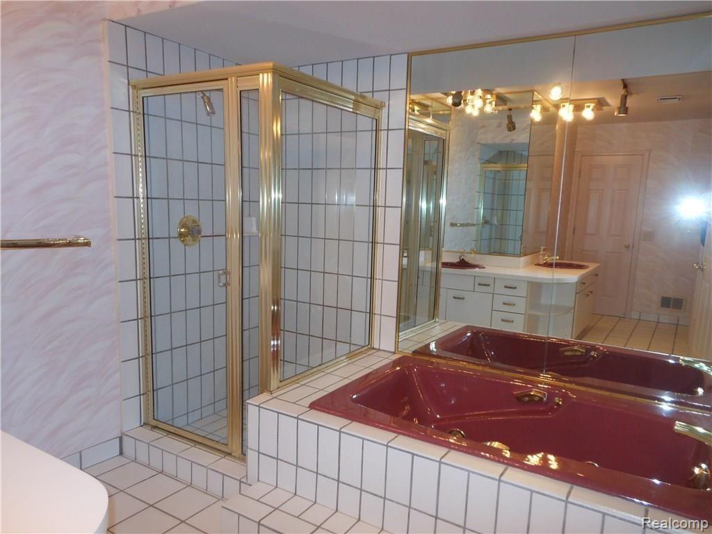 356 Meadow Bridge Drive, Unit 120 Rochester Hills, MI 48307 - Photo 22 of 34