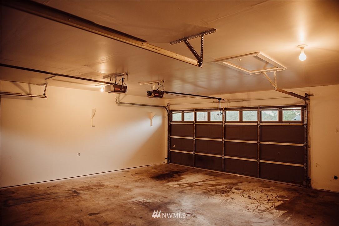 116 Eadon Road Toledo, WA 98591 - Photo 34 of 34 a view of a garage