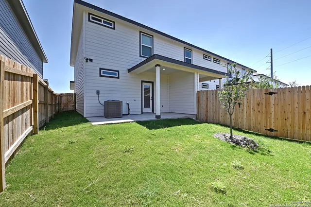 $1,600 | 11318 Clearmine, Unit 102, San Antonio, TX 78224