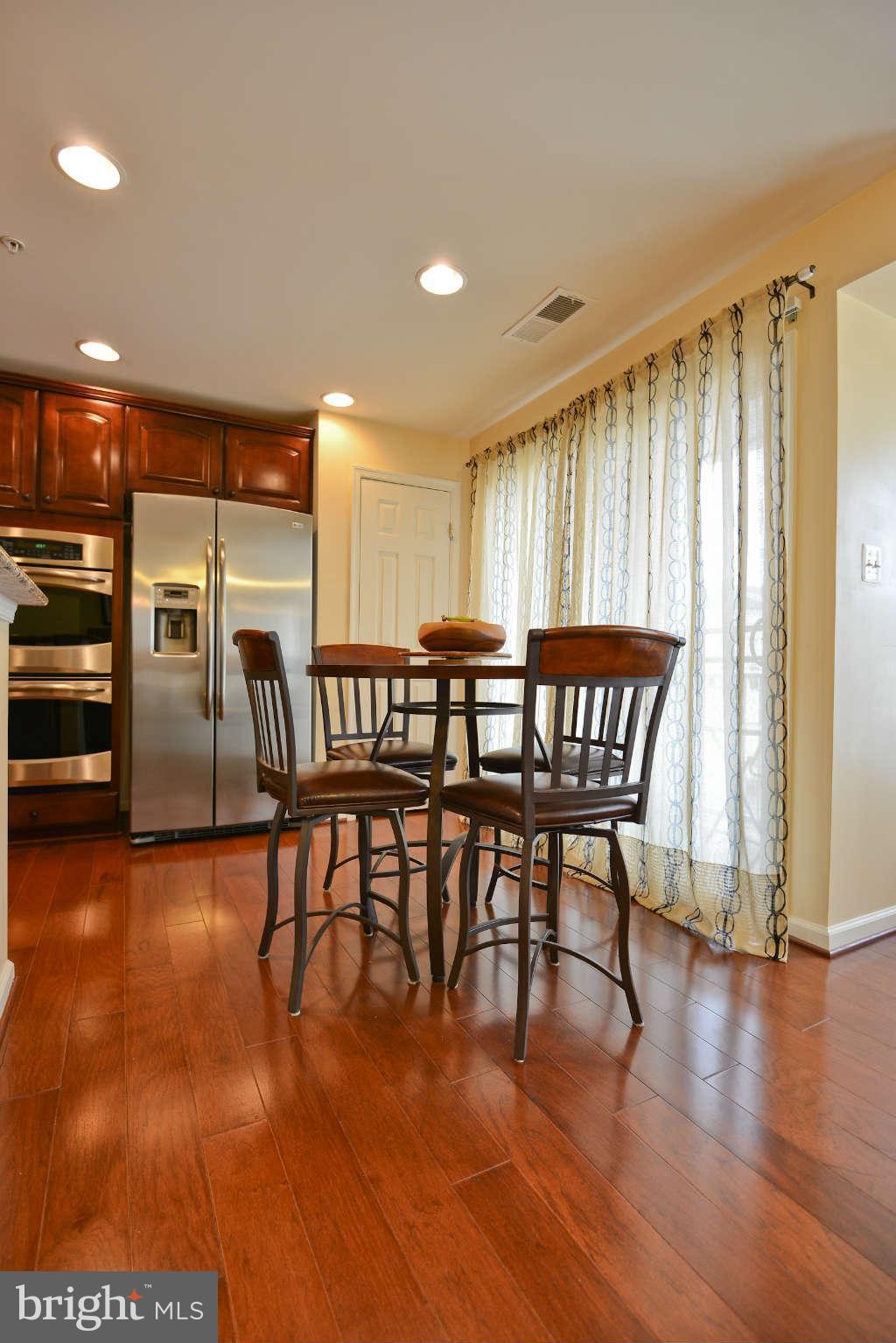 6028 Machen Road, Unit 182 Centreville, VA 20121 - Photo 16 of 30 Kitchen