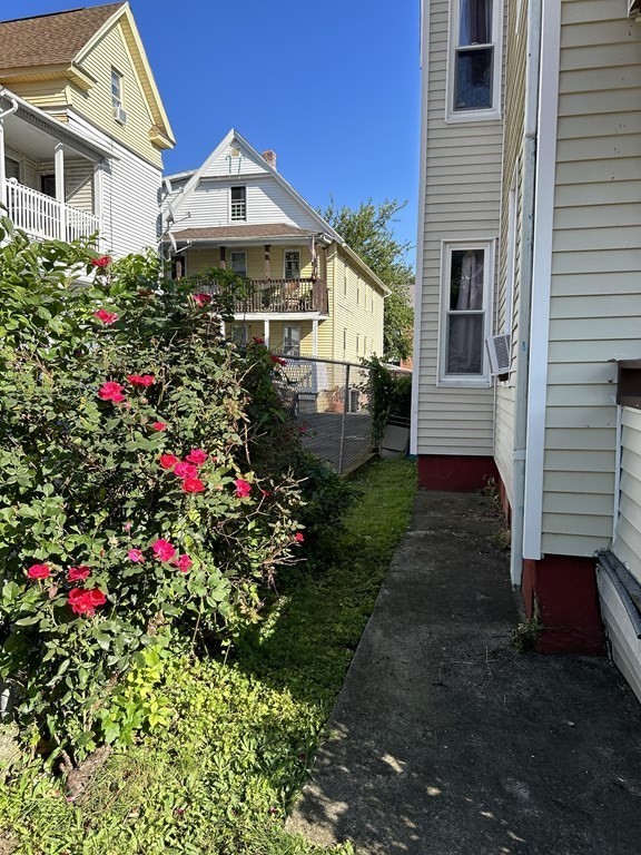 17 Lexington Street Springfield, MA 01107 - Photo 2 of 34 Gallery Image 2