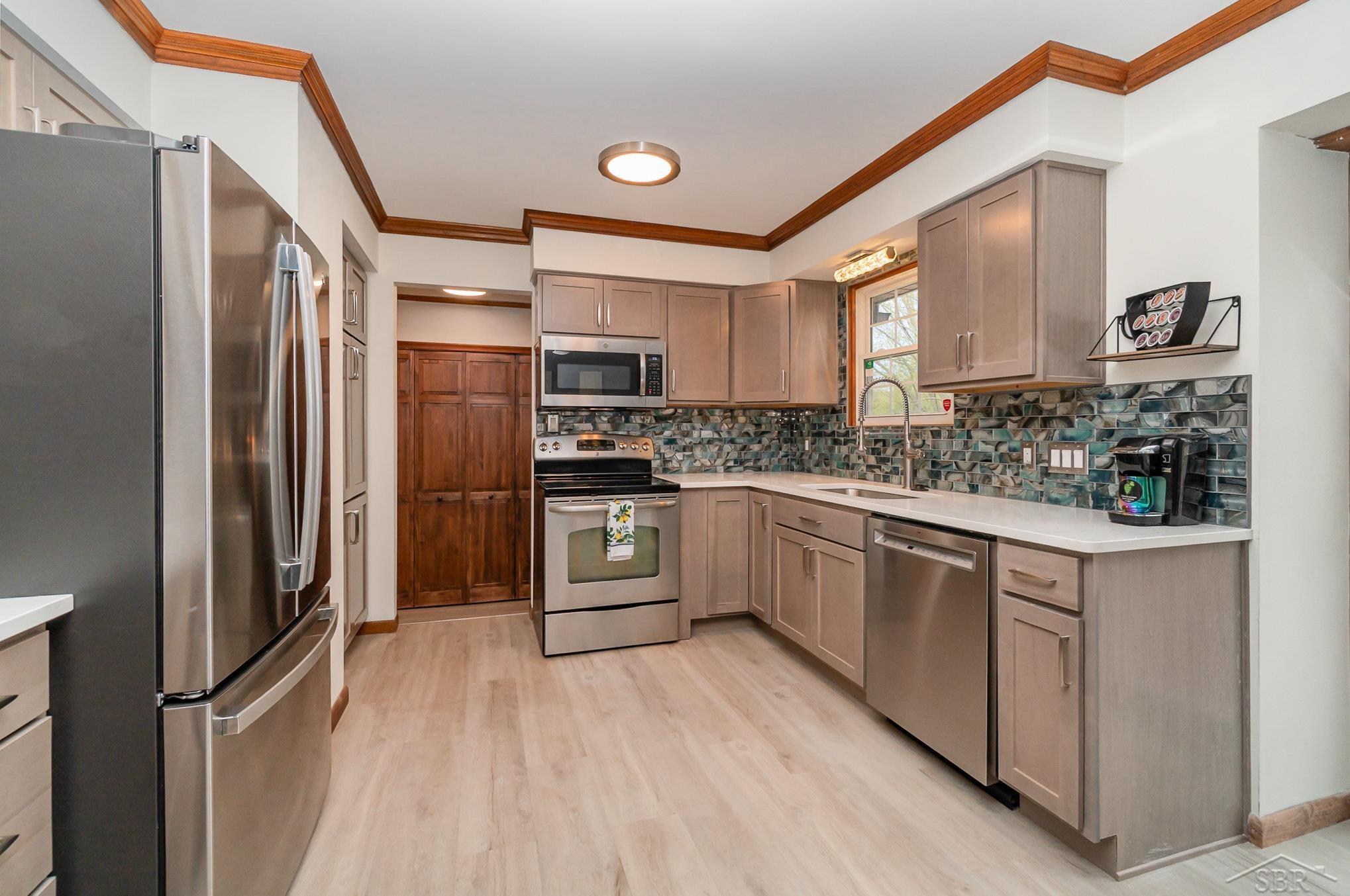 4336 Elms Road Flushing, MI 48433 - Photo 4 of 25
