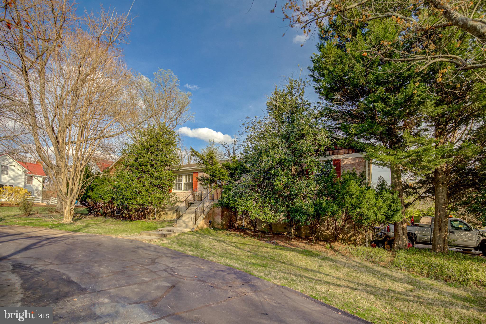 11809 Stuart Mill Road Oakton, VA 22124 - Photo 16 of 76 Gallery Image 16
