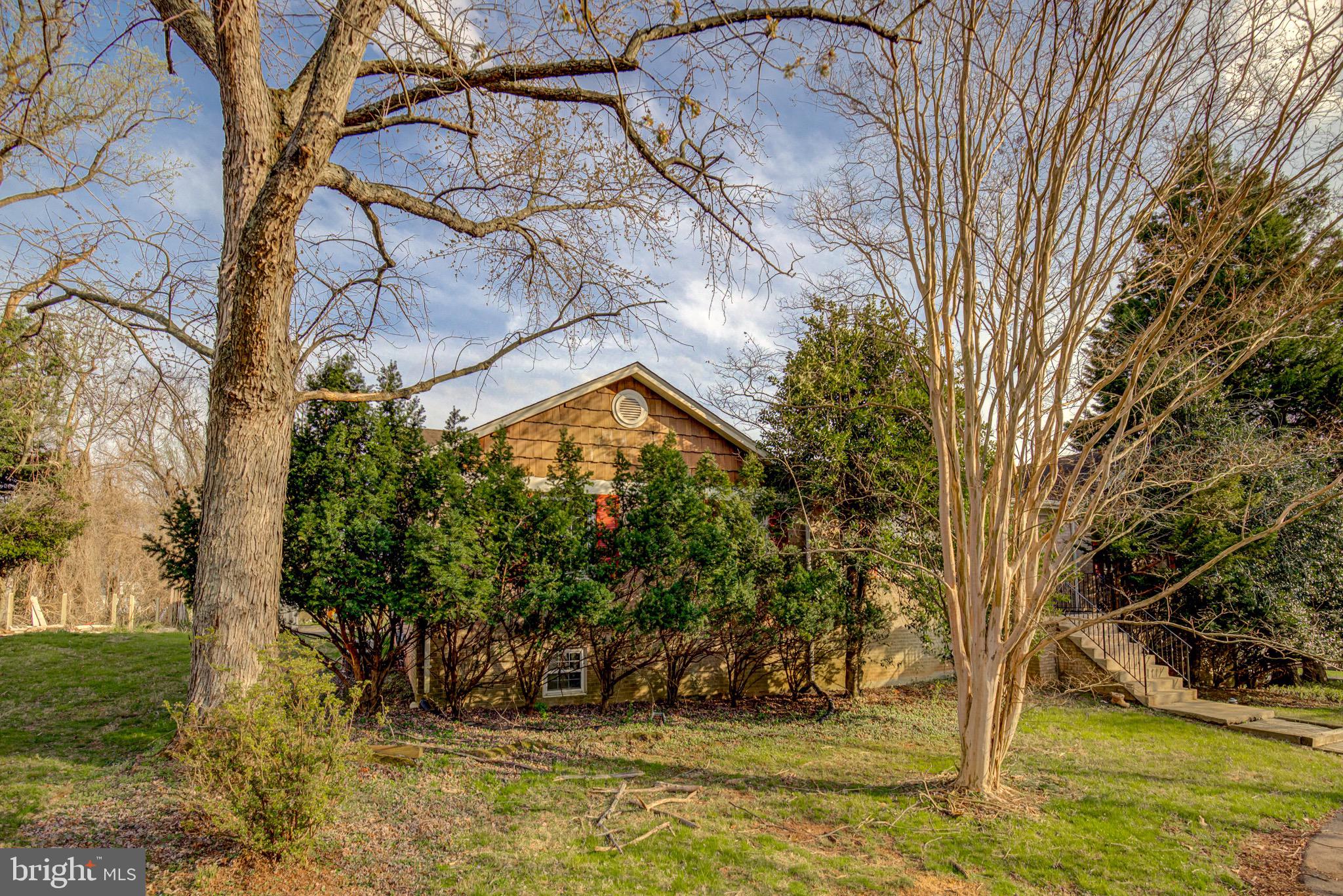 11809 Stuart Mill Road Oakton, VA 22124 - Photo 17 of 76 Gallery Image 17